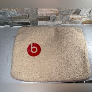 Beats Beige Faux Fur Laptop Sleeve 13" Zipper Closure Solid Pattern